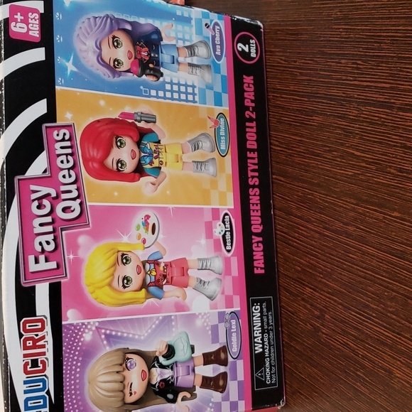 EDUCIRO Surprise Doll Photographer & Baker Theme (2Pack) with 34 Surprises - Picture 8 of 10